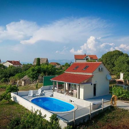 Villa Baras Garden - House With Pool Mirce Zewnętrze zdjęcie