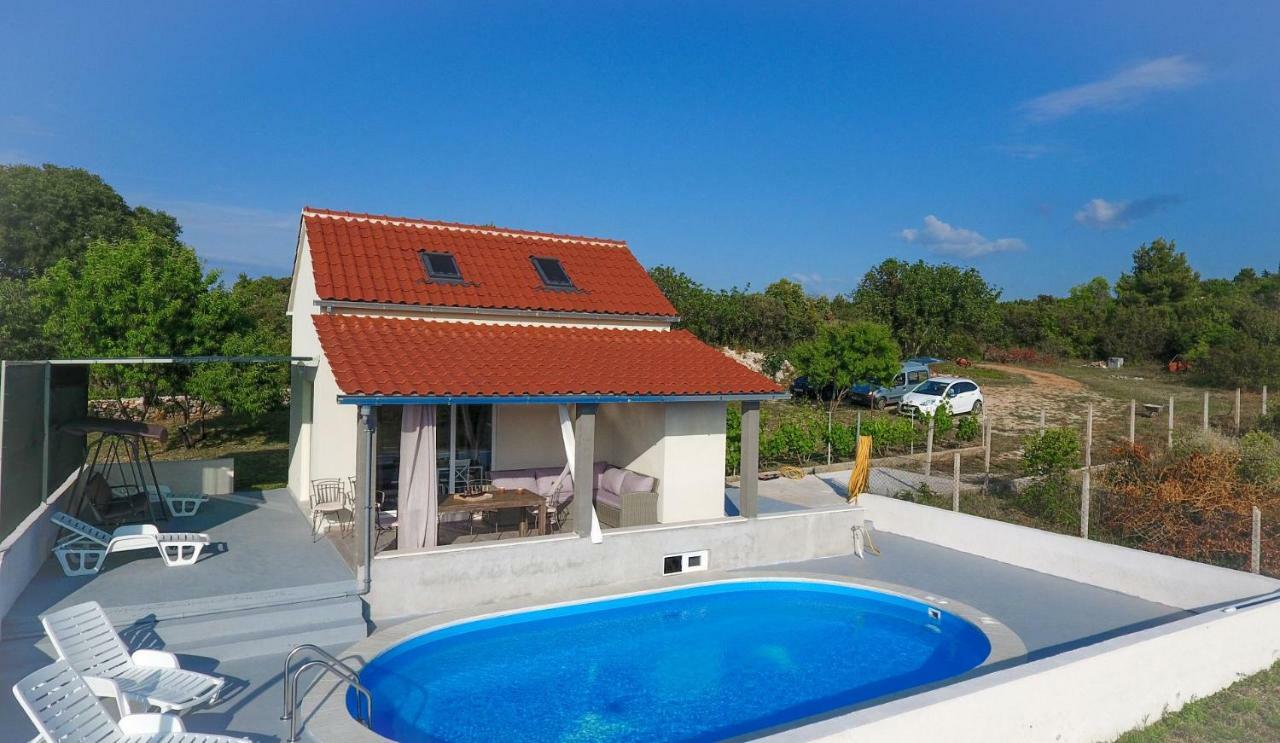 Villa Baras Garden - House With Pool Mirce Zewnętrze zdjęcie