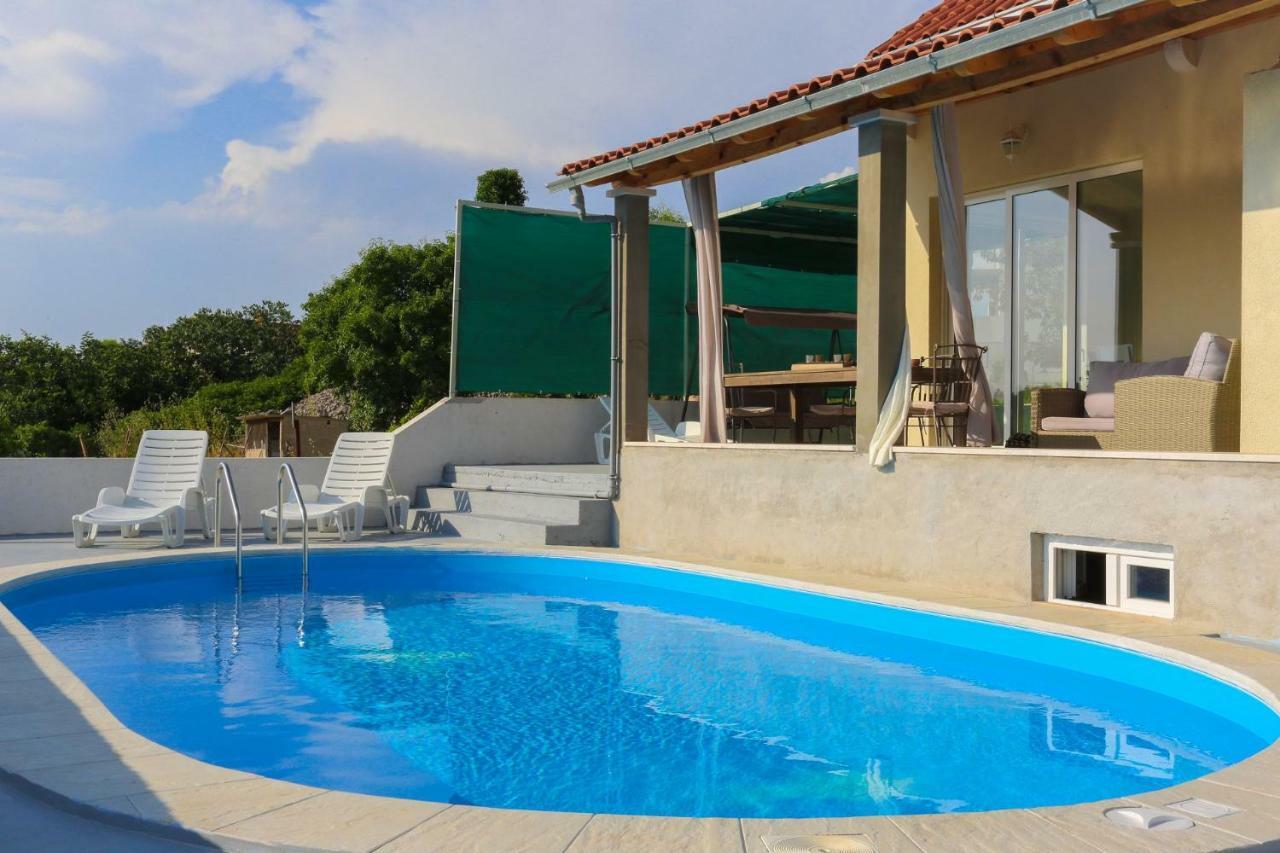 Villa Baras Garden - House With Pool Mirce Zewnętrze zdjęcie