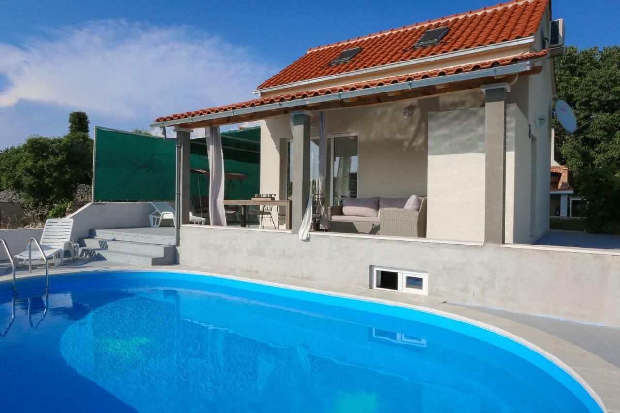 Villa Baras Garden - House With Pool Mirce Zewnętrze zdjęcie